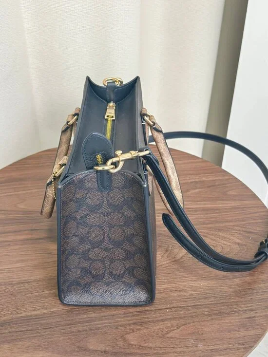 Coach Maggie series vintage handbag - Picture 3 of 6